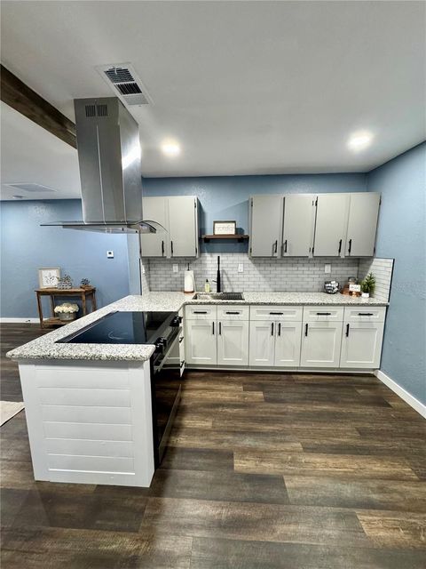 Tiny photo for 2801 SE 28th Road, Ocala, FL 34471 (MLS # O6395607)