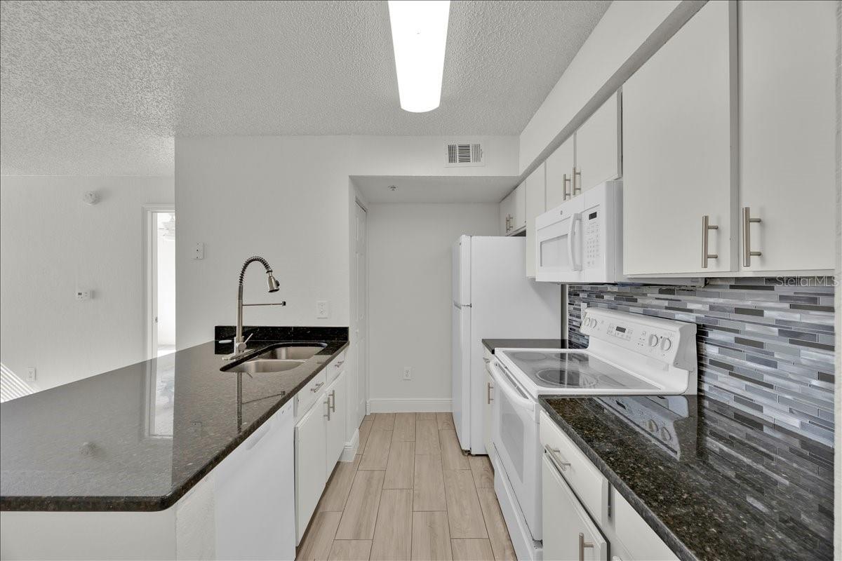 2212 GRAND CAYMAN COURT 1617