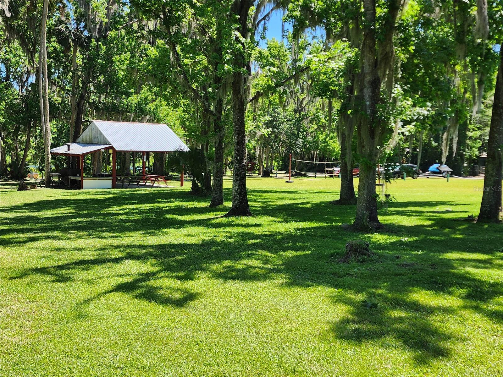 Photo 21 of 27 of 32202 CHIPOLA TRAIL mobile home