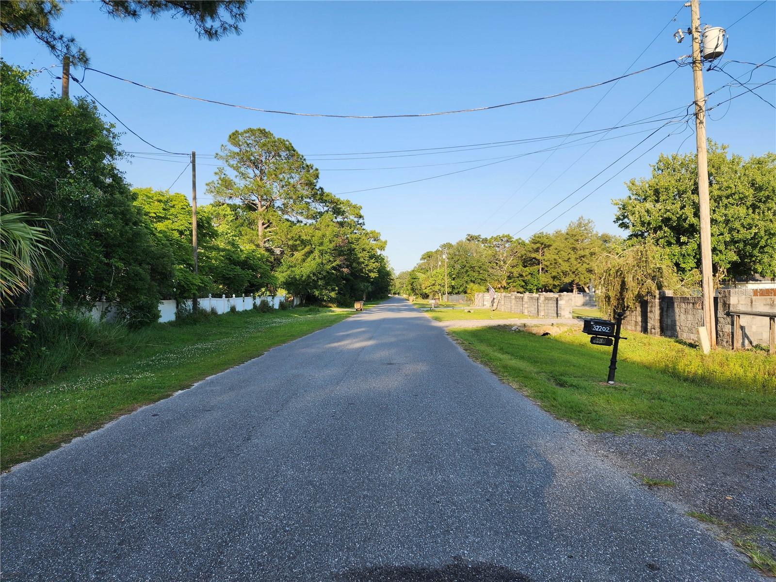 Photo 11 of 27 of 32202 CHIPOLA TRAIL mobile home