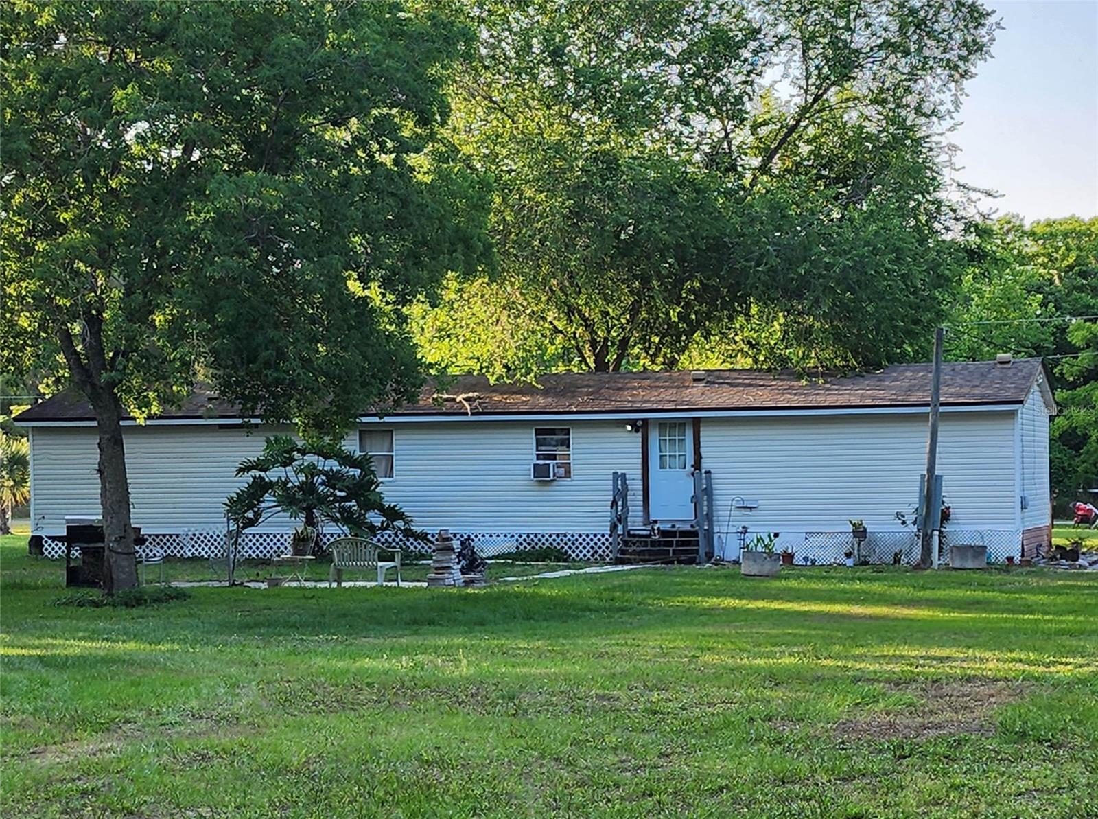 Photo 4 of 27 of 32202 CHIPOLA TRAIL mobile home