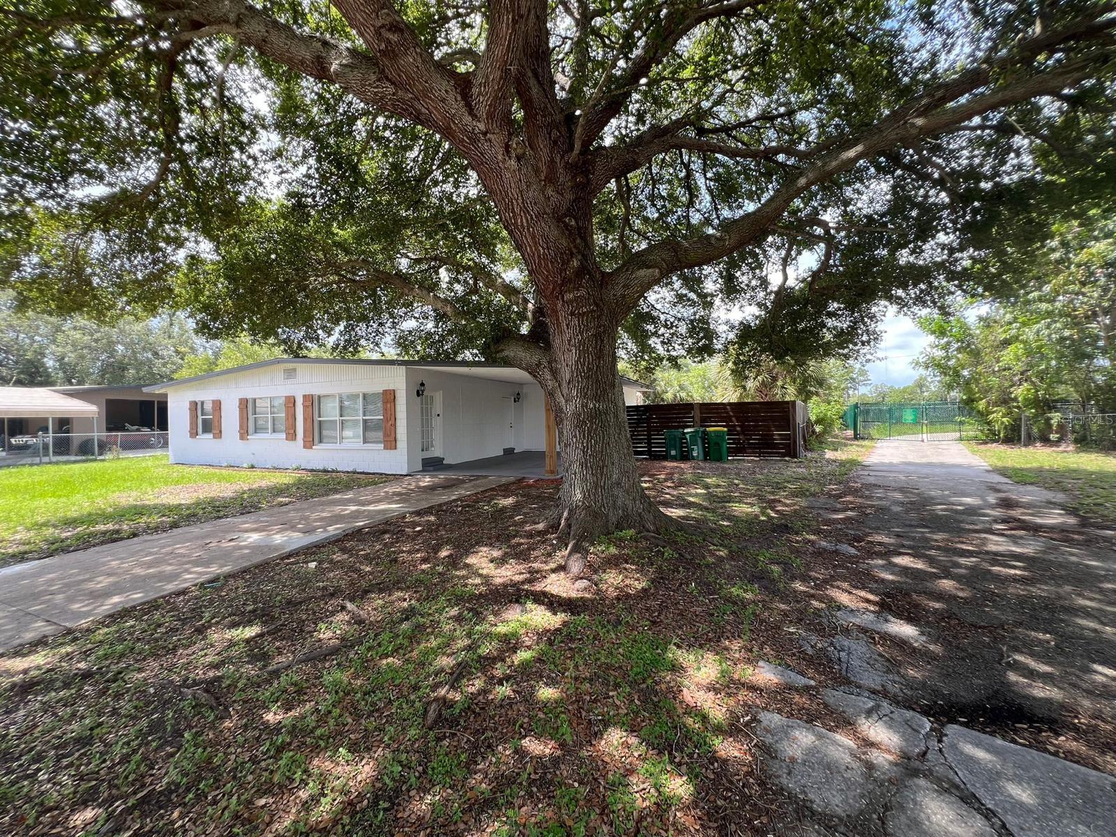 1221 CYPRESS LANE
