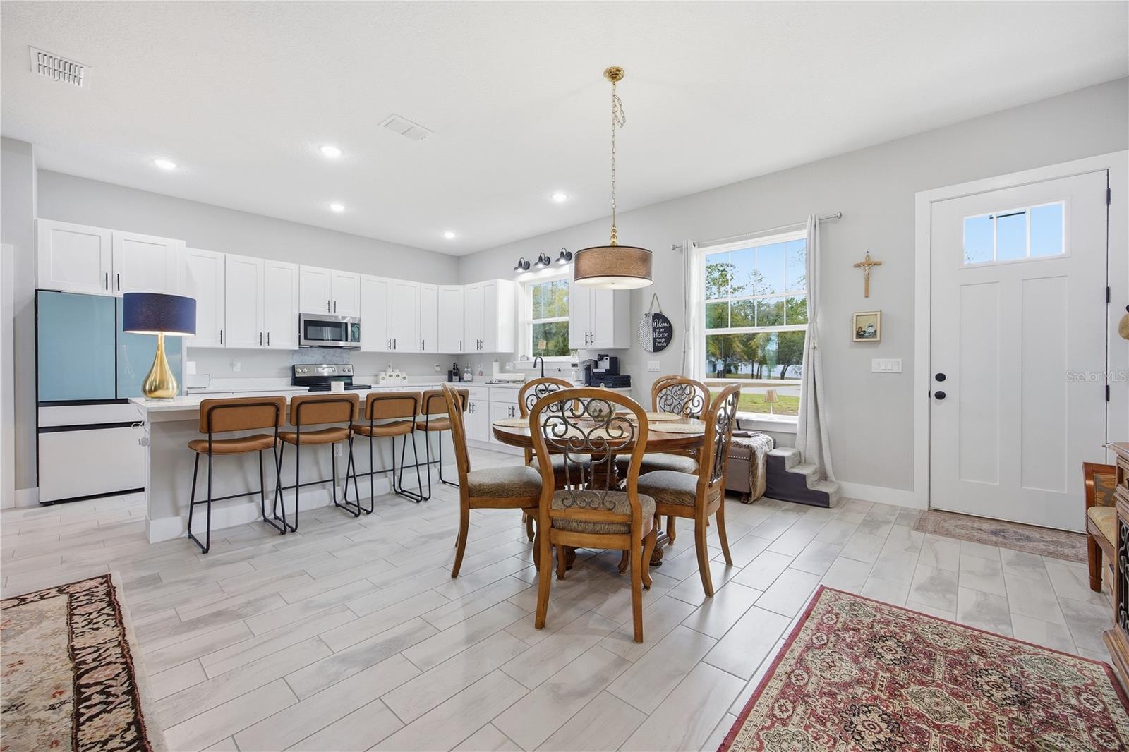 ROLLING HILLS - Residential