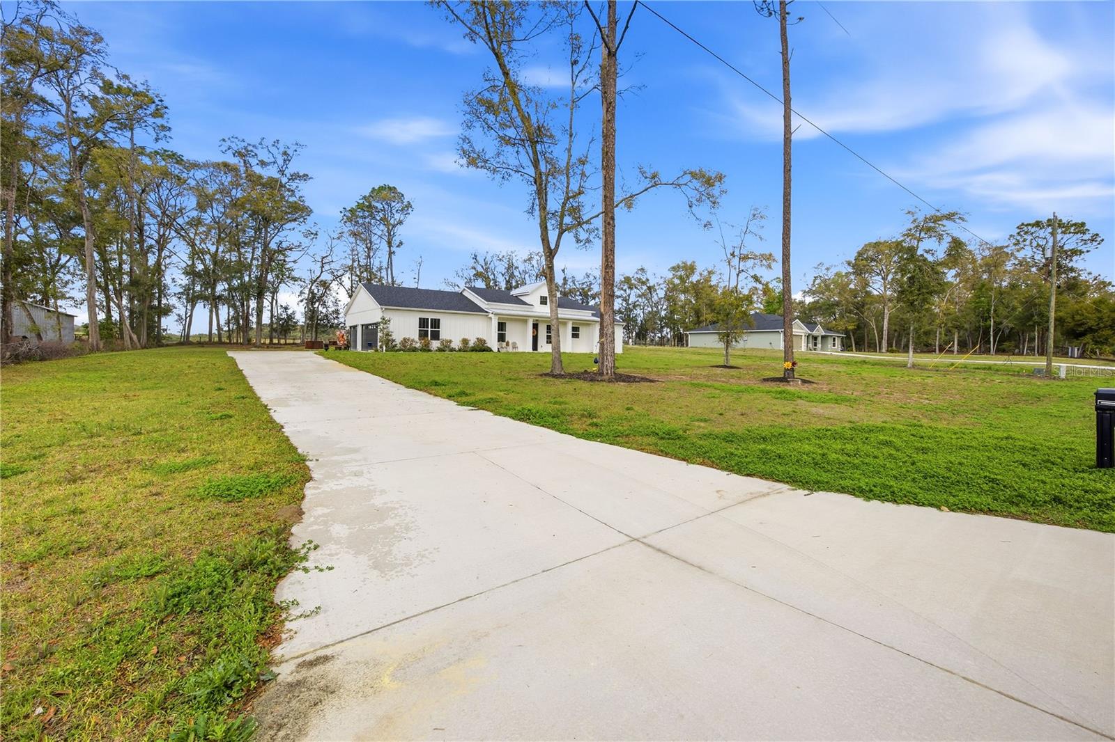 ROLLING HILLS - Residential