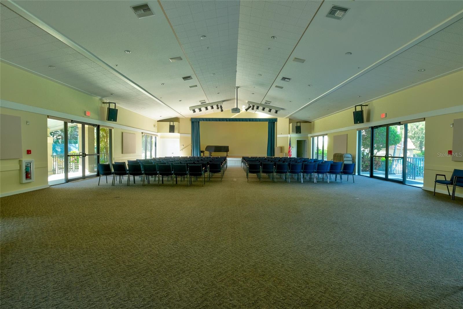 PELICAN COVE I - Residential Lease