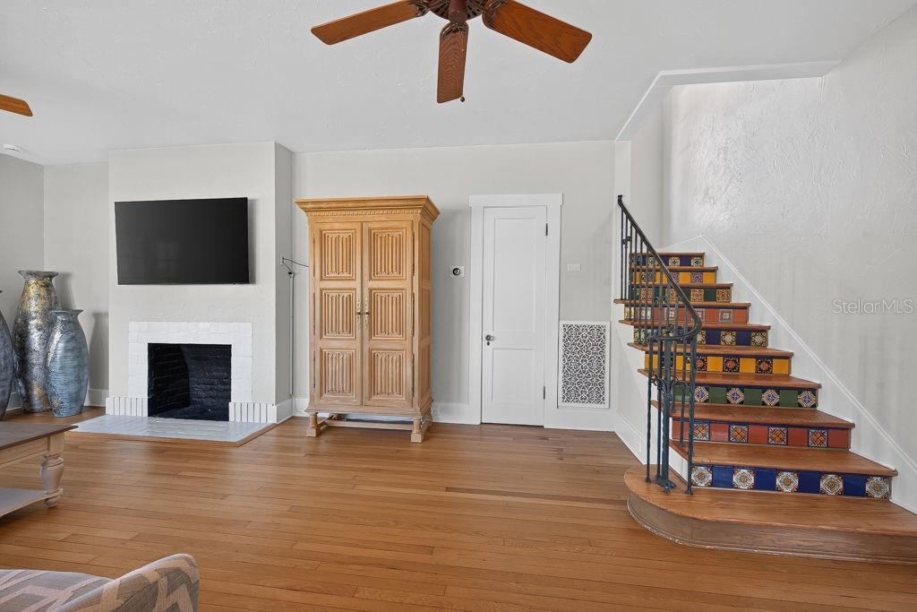 7810 SENRAB DRIVE