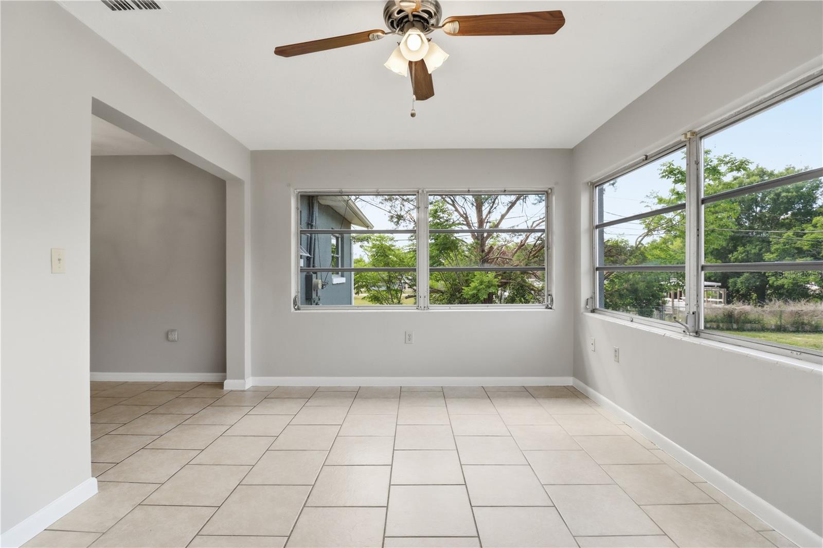 BEVERLY HILLS UNIT 06 - Residential