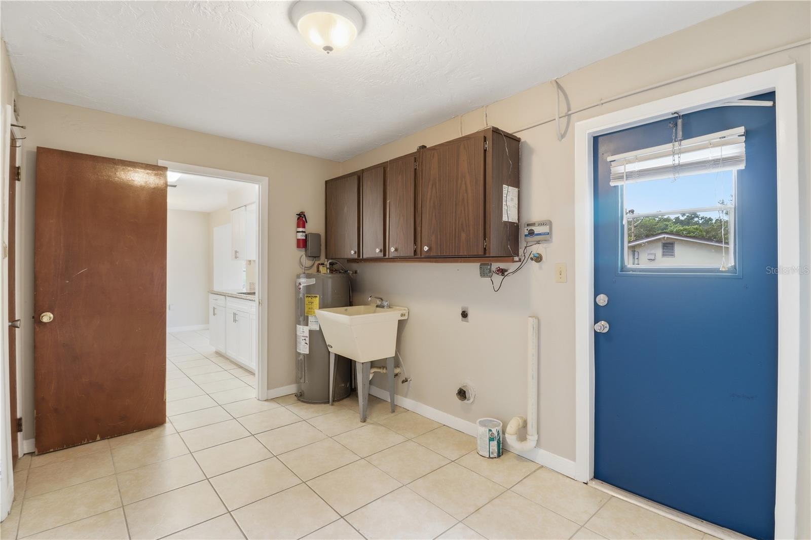 BEVERLY HILLS UNIT 06 - Residential