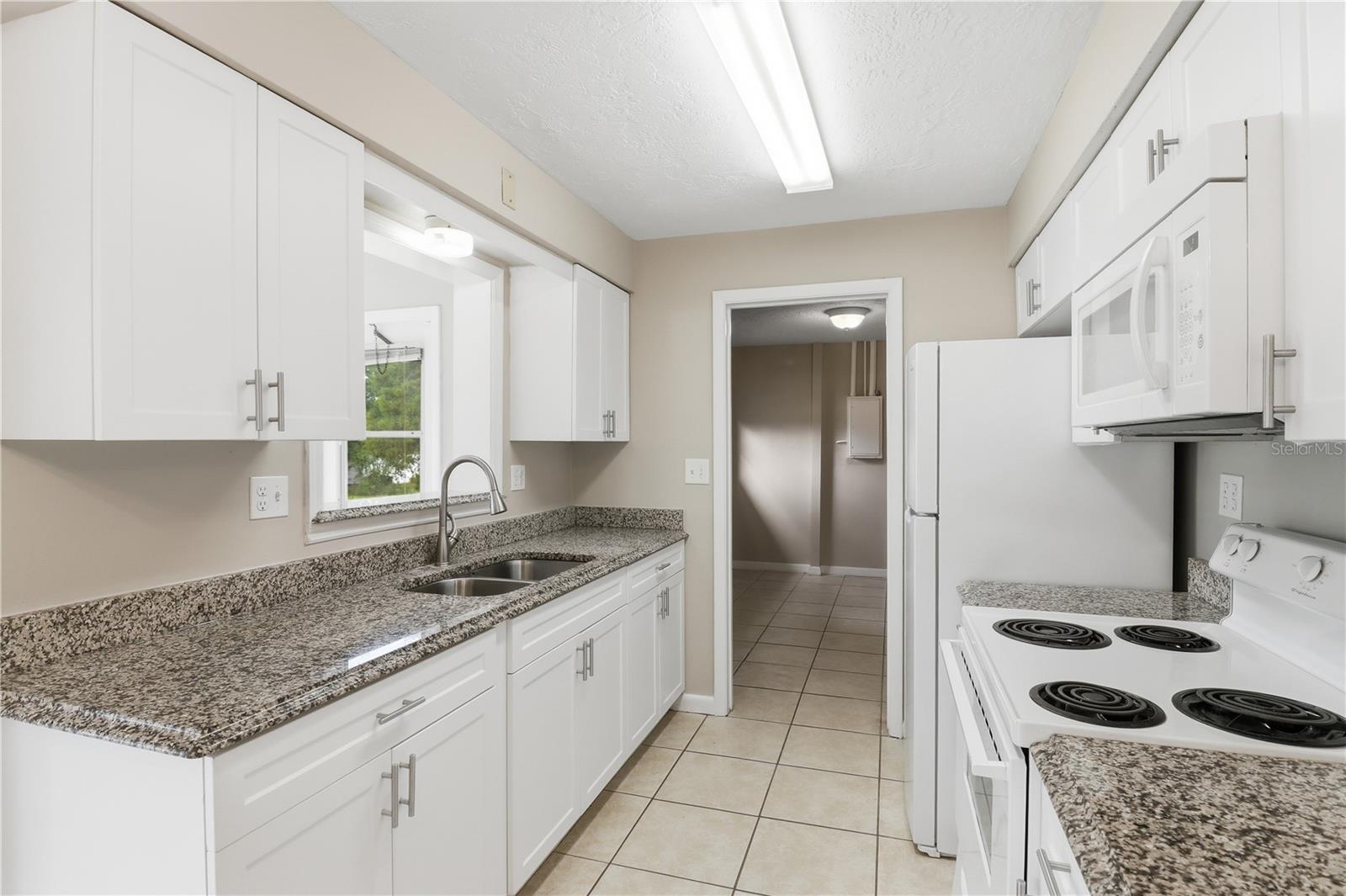 BEVERLY HILLS UNIT 06 - Residential