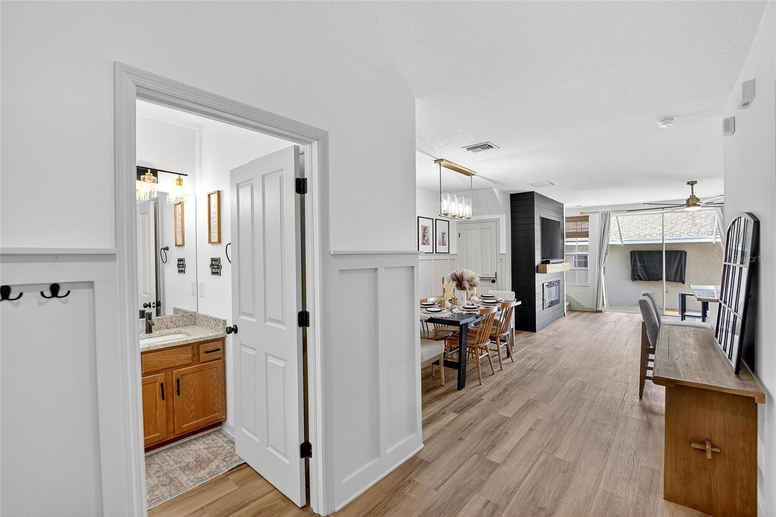 6131 FISHHAWK CROSSING BOULEVARD