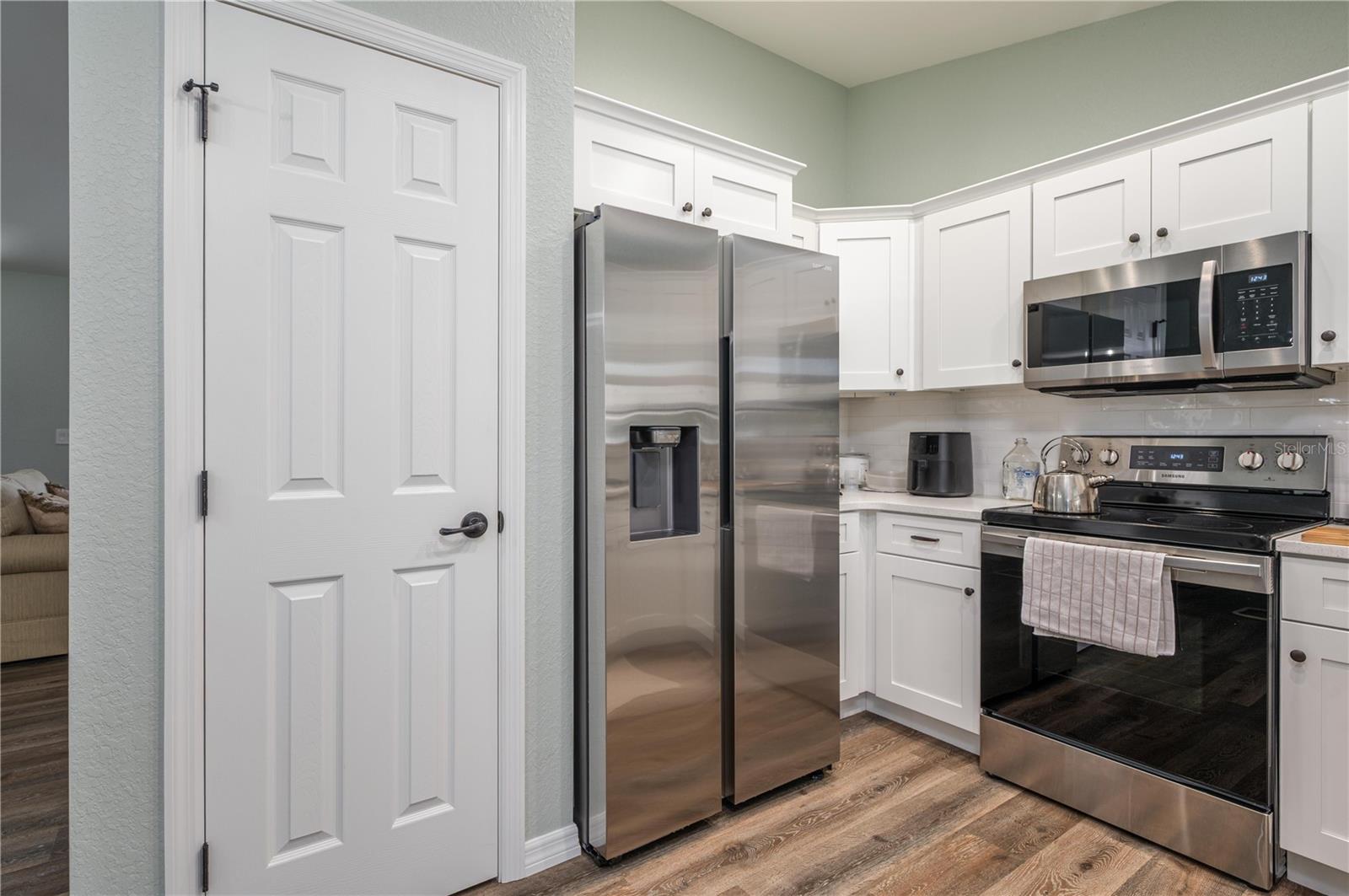 SPRING LAKE VILLAGE VI S OF 98 - Residential