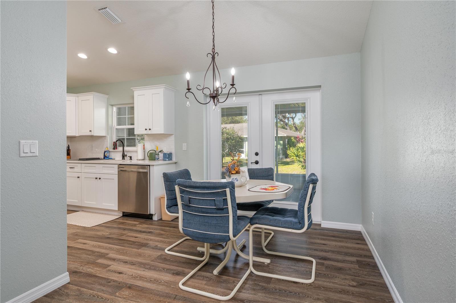 SPRING LAKE VILLAGE VI S OF 98 - Residential