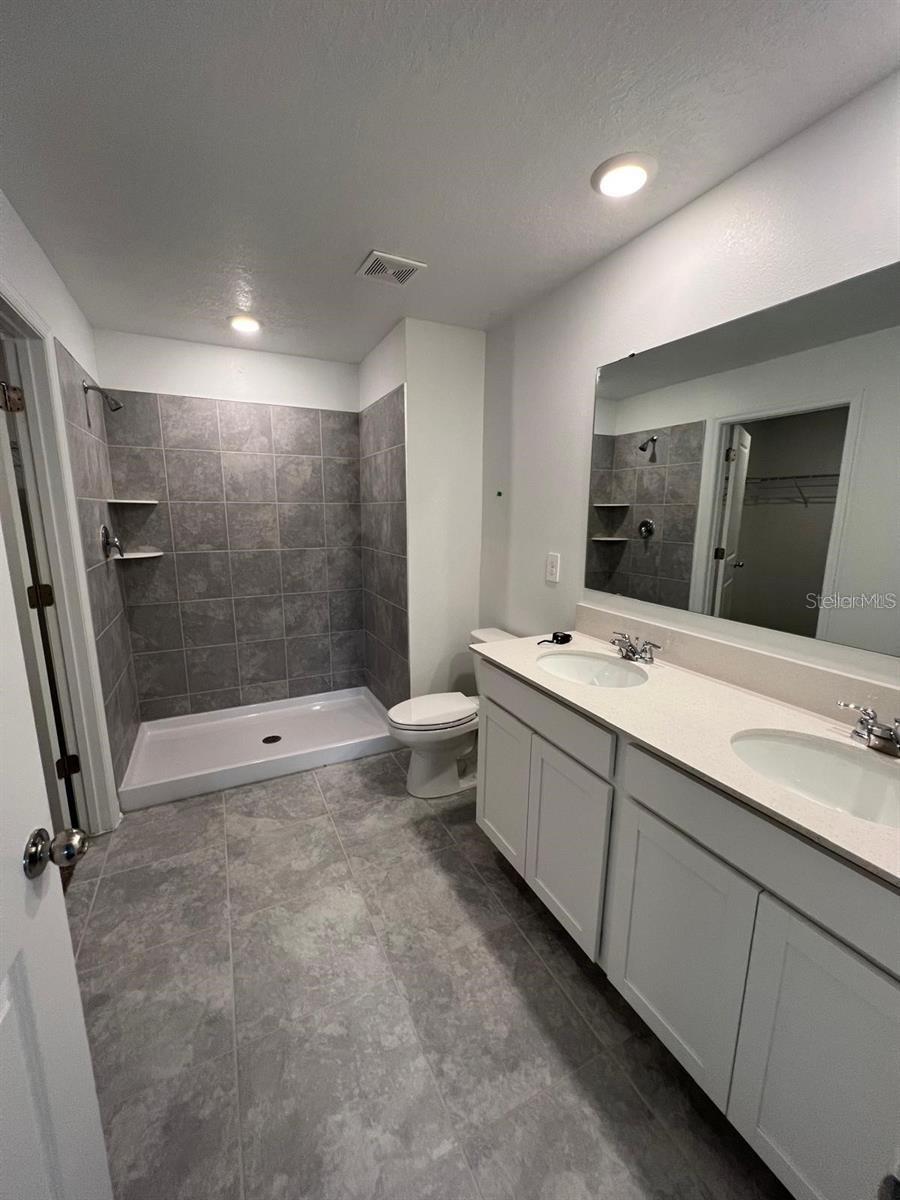 CASCADES PH 1A & 1B - Residential Lease