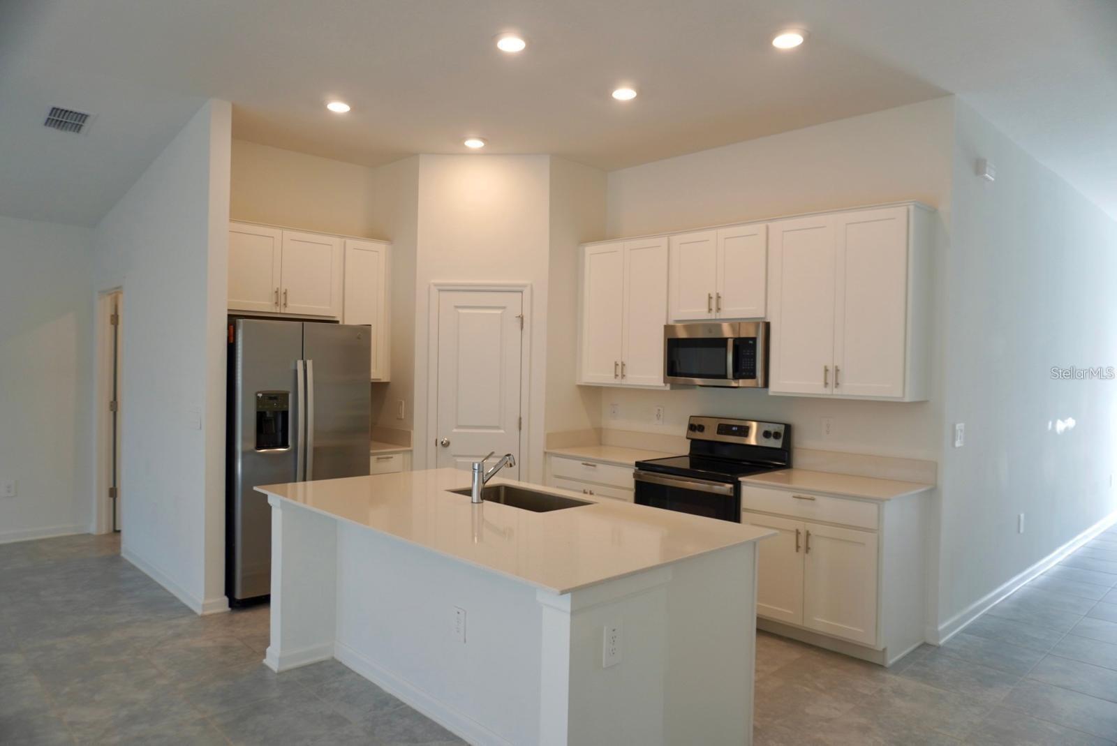 CASCADES PH 1A & 1B - Residential Lease