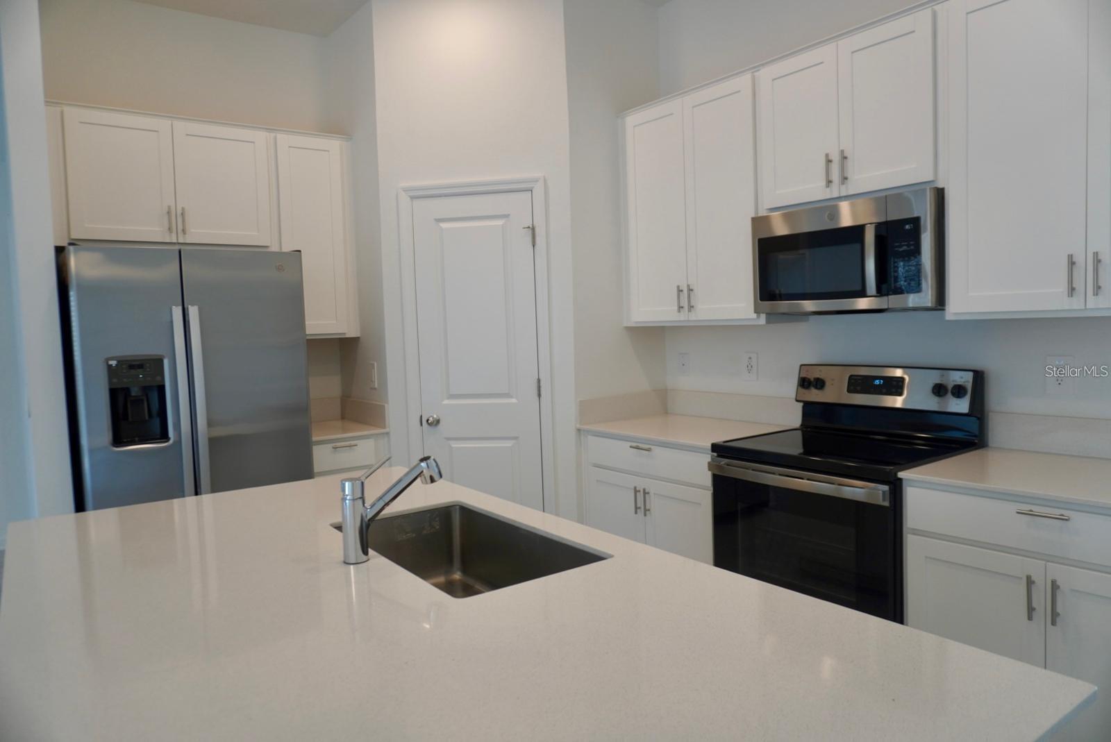 CASCADES PH 1A & 1B - Residential Lease