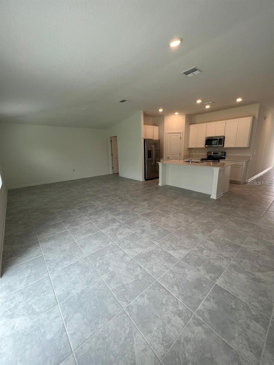 CASCADES PH 1A & 1B - Residential Lease