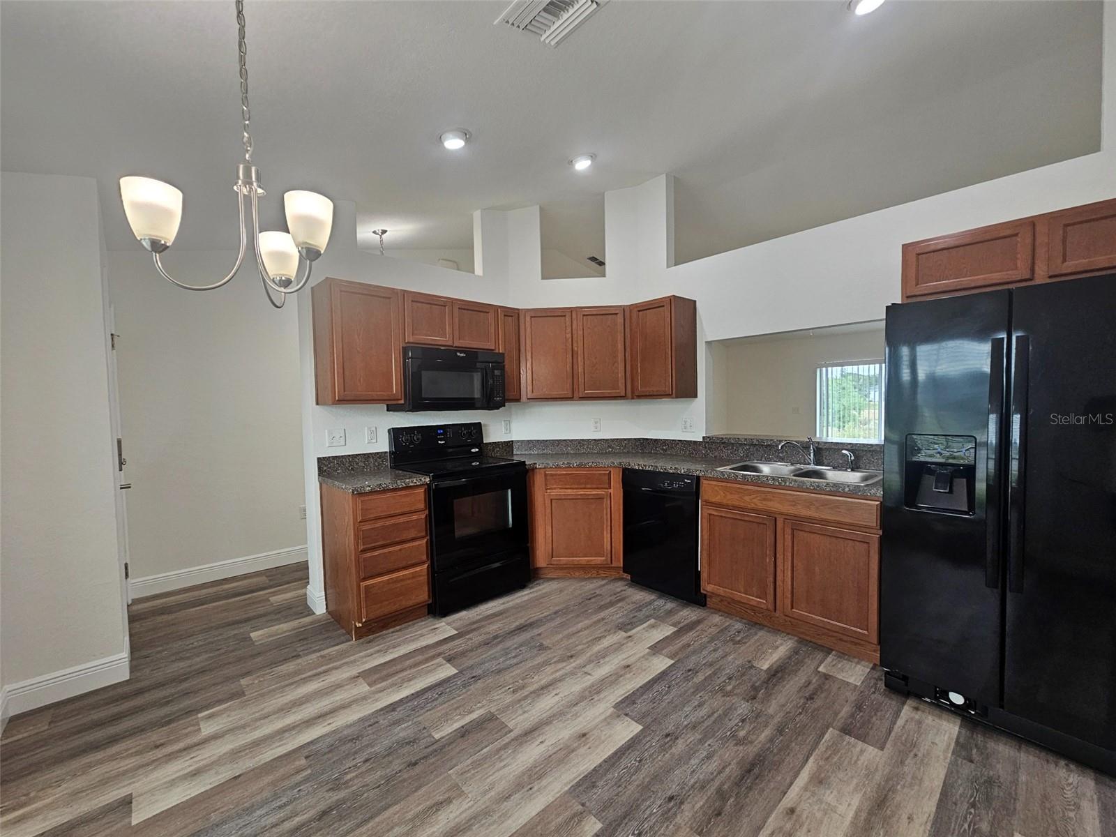 HIGHLAND MEADOWS PH 02 - Residential Lease