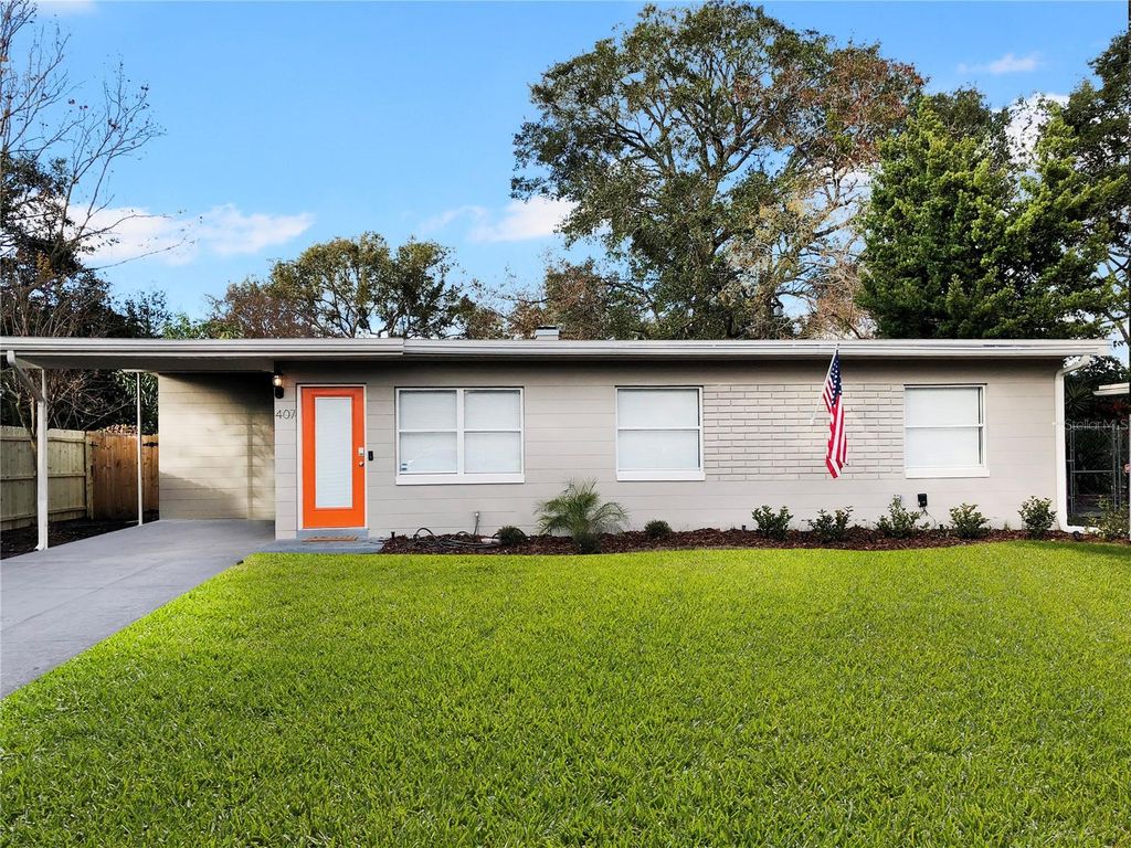 Photo of 407 E Crystal Lake Street, Orlando, FL 32806 (MLS # O6376376)
