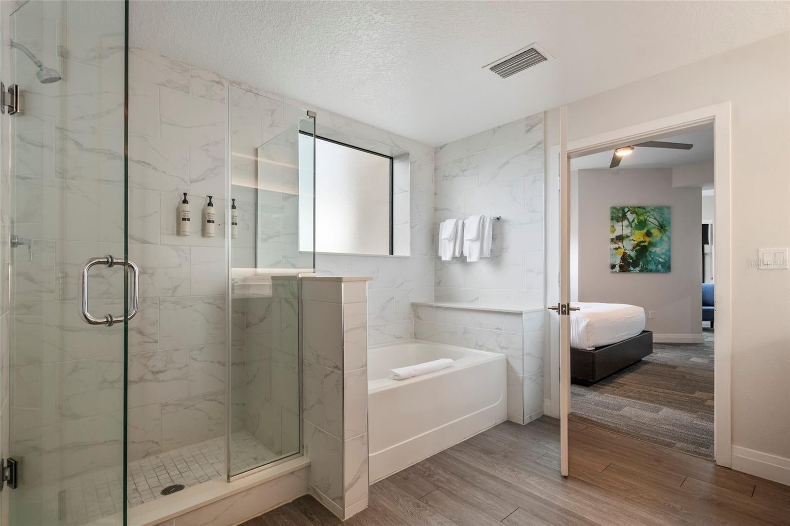 14501 GROVE RESORT AVENUE 2542