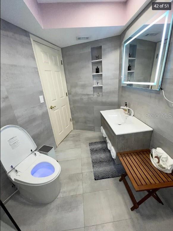 VENETIAN ISLES - Residential Lease