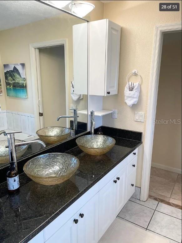 VENETIAN ISLES - Residential Lease