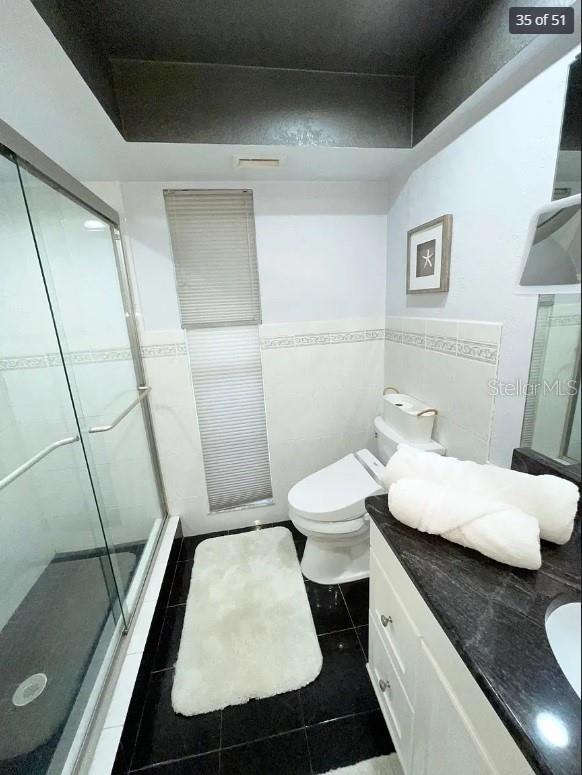 VENETIAN ISLES - Residential Lease