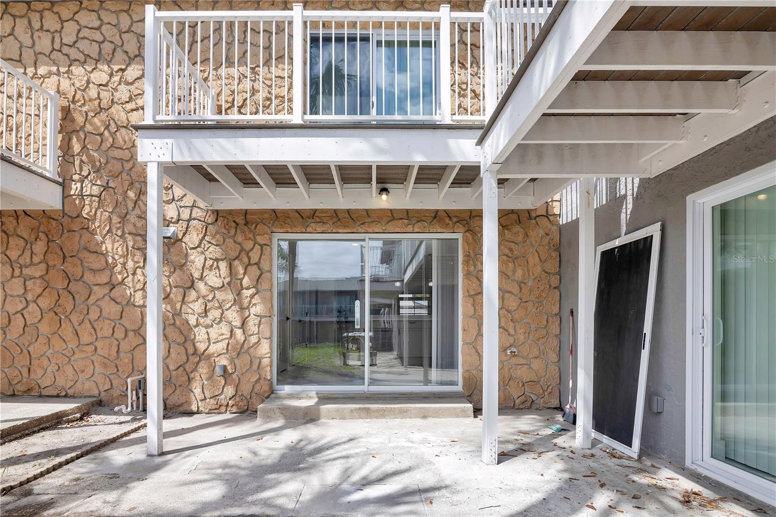 COLONIES - Residential