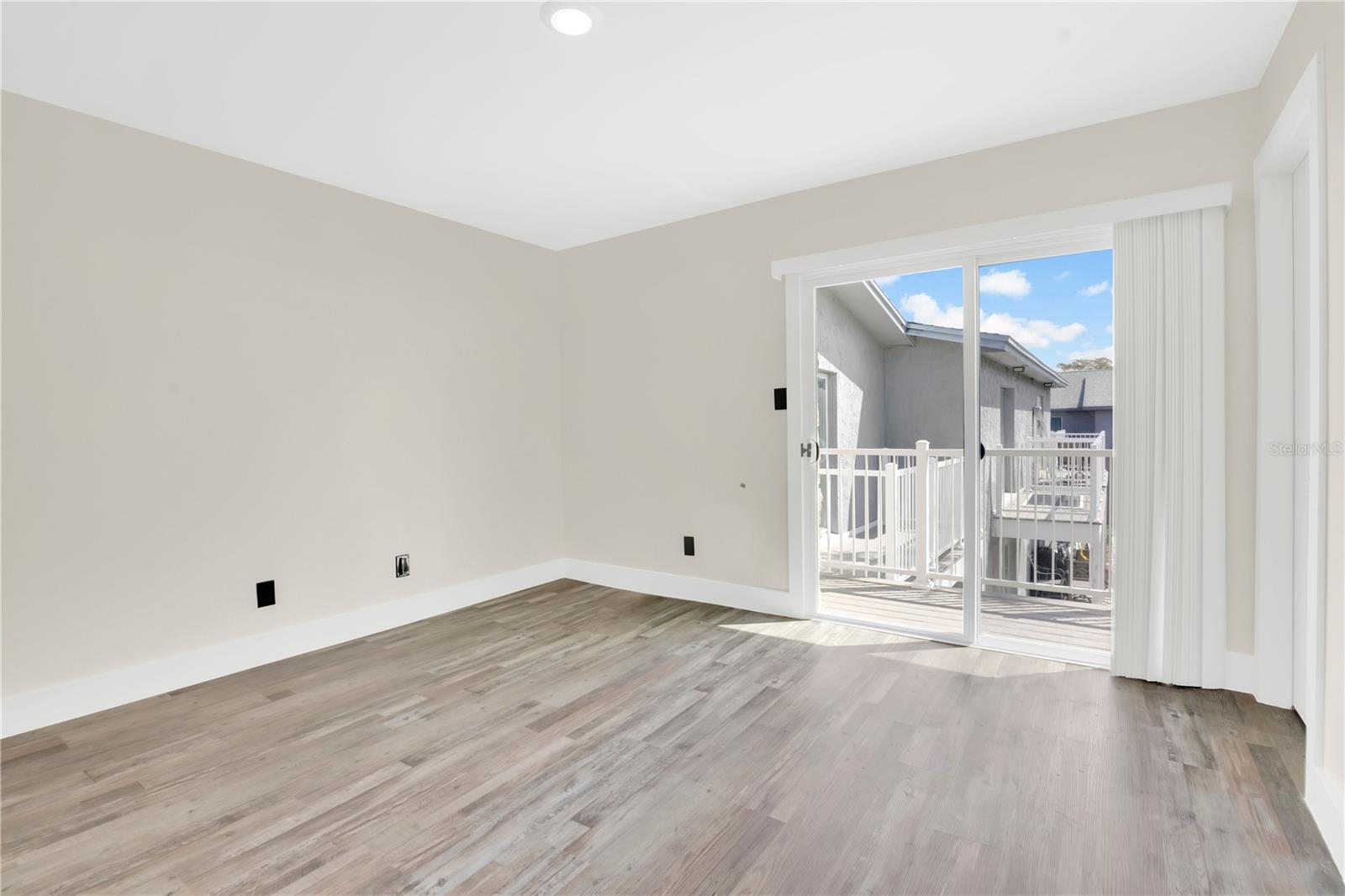 COLONIES - Residential