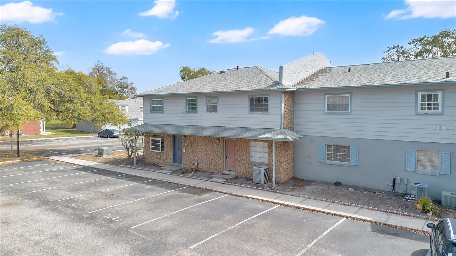 COLONIES - Residential