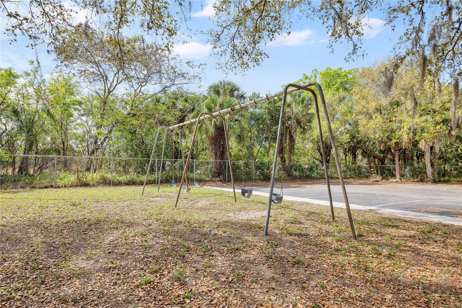 COLONIES - Residential