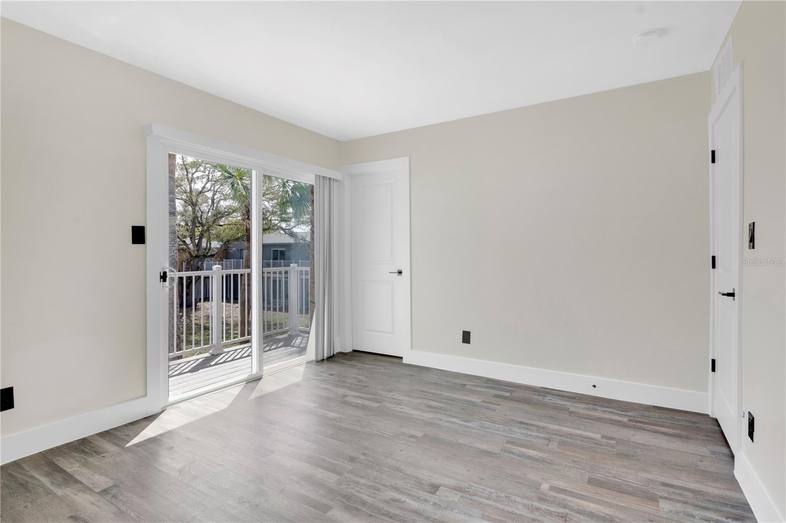 COLONIES - Residential