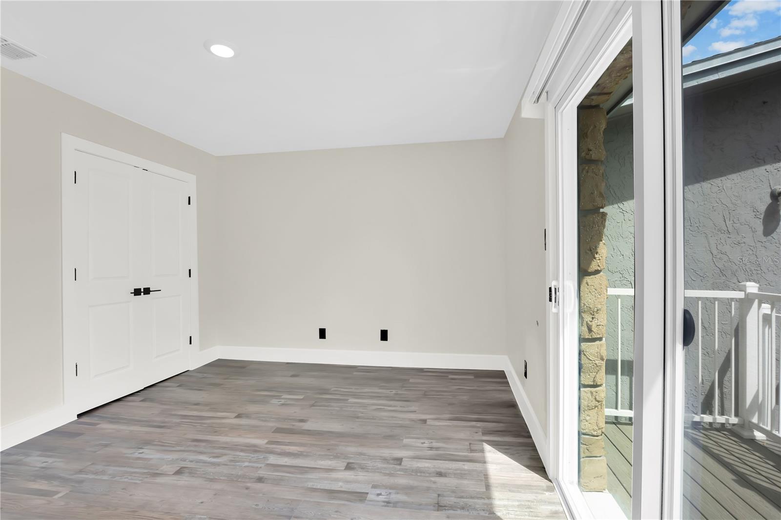 COLONIES - Residential