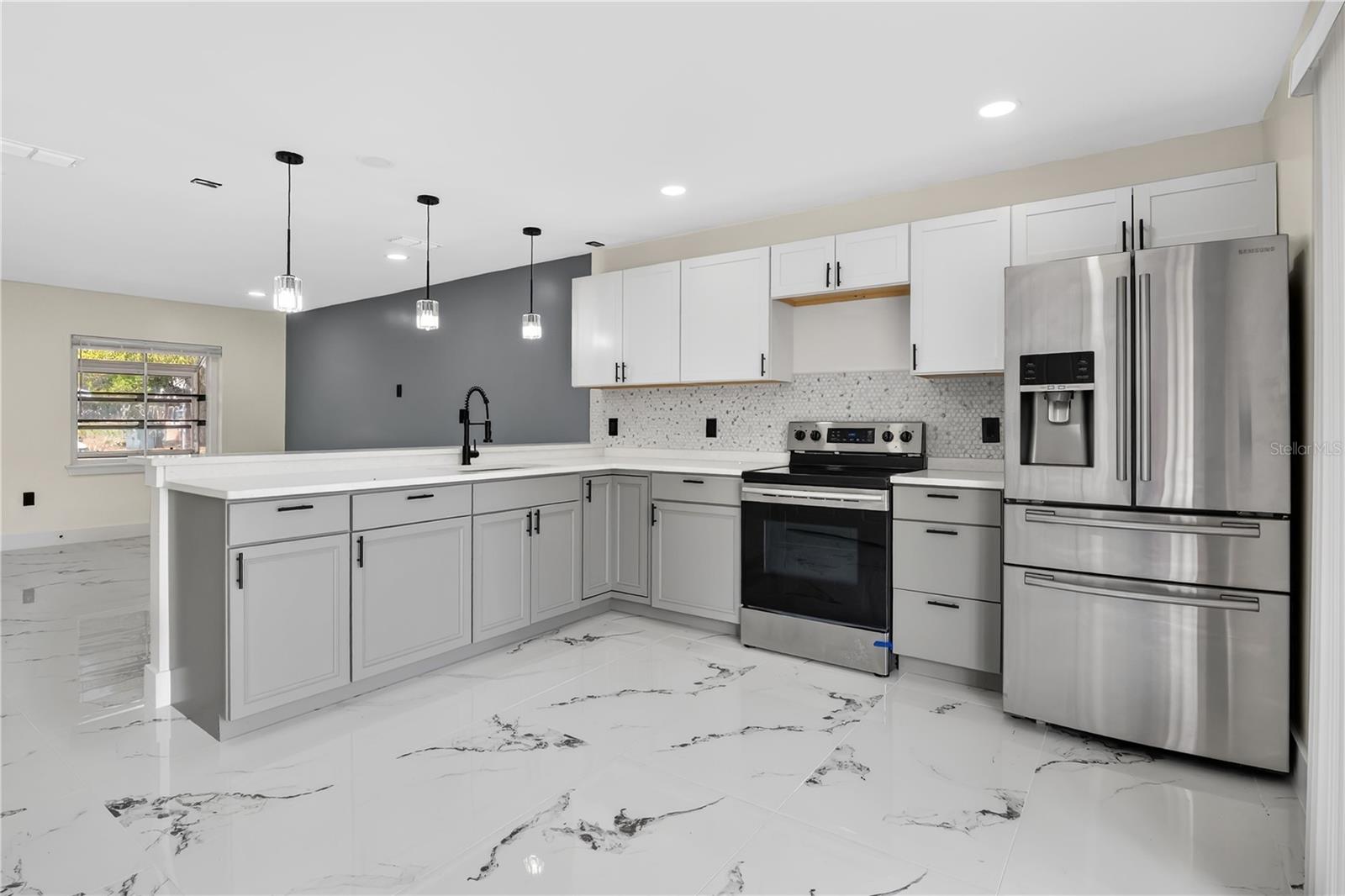 COLONIES - Residential