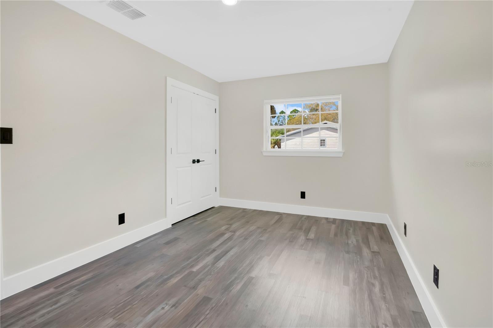 COLONIES - Residential