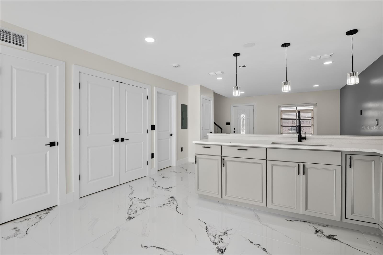 COLONIES - Residential