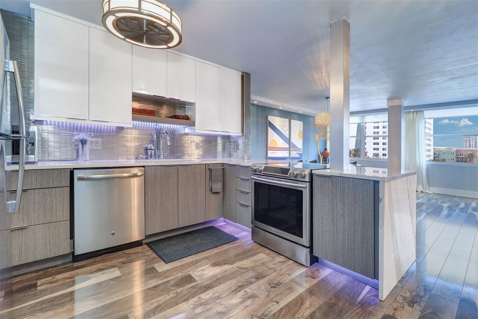 SUNCOAST TOWERS APTS CO-OP - Residential