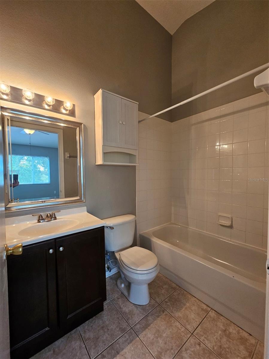 REGENCY KEY TOWNHOMES - Residential Lease