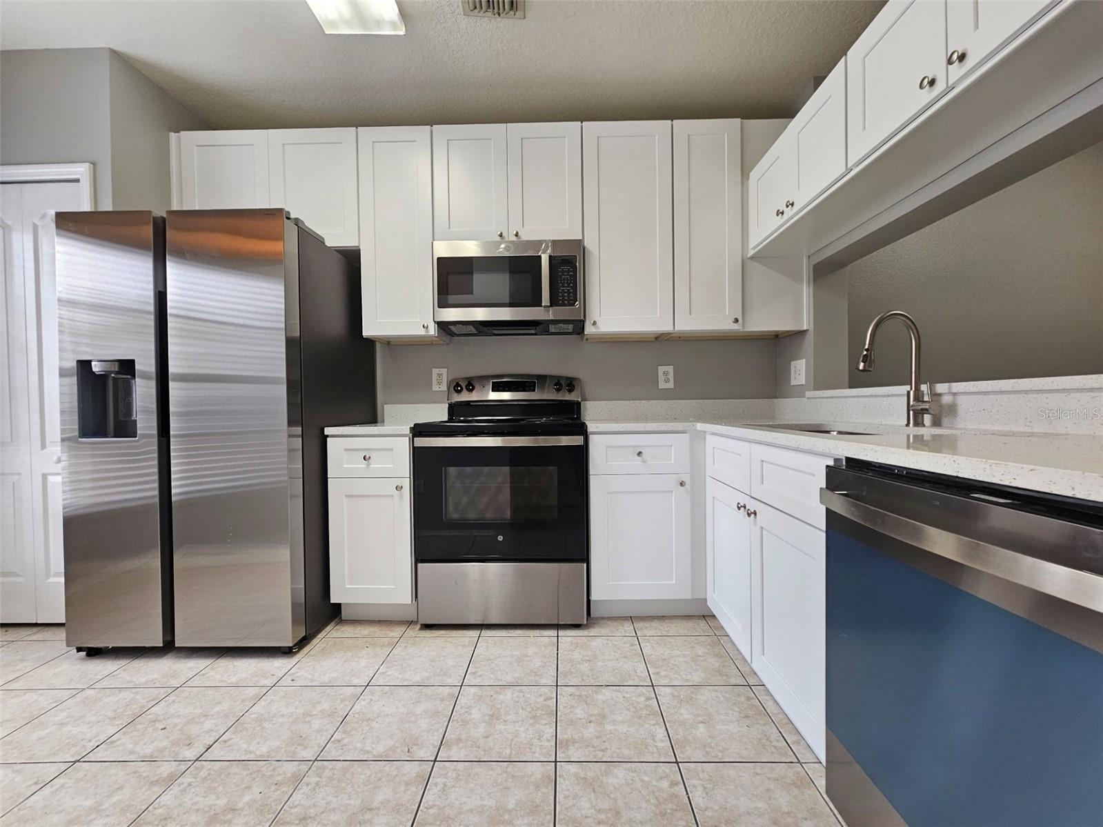 REGENCY KEY TOWNHOMES - Residential Lease
