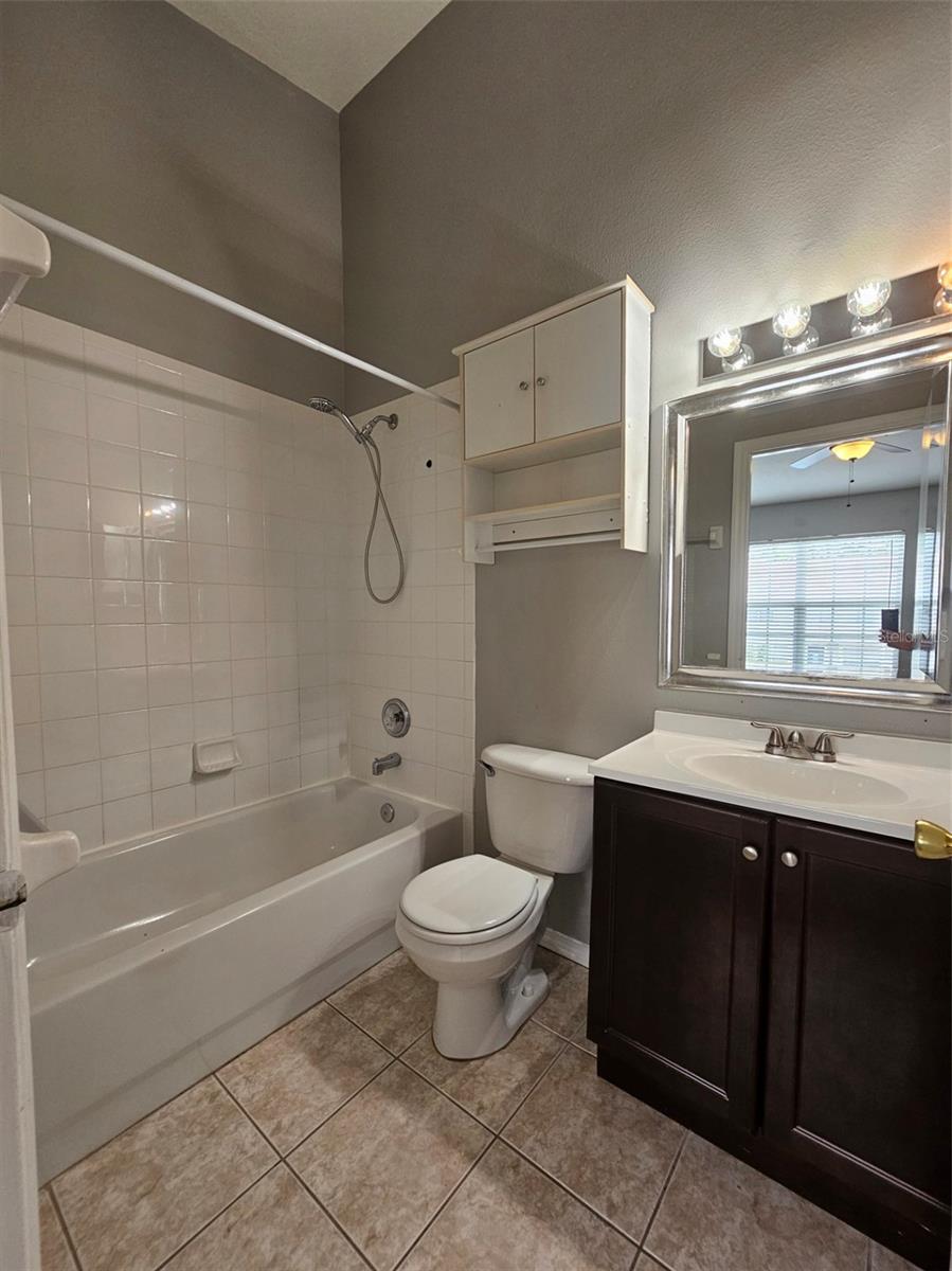 REGENCY KEY TOWNHOMES - Residential Lease
