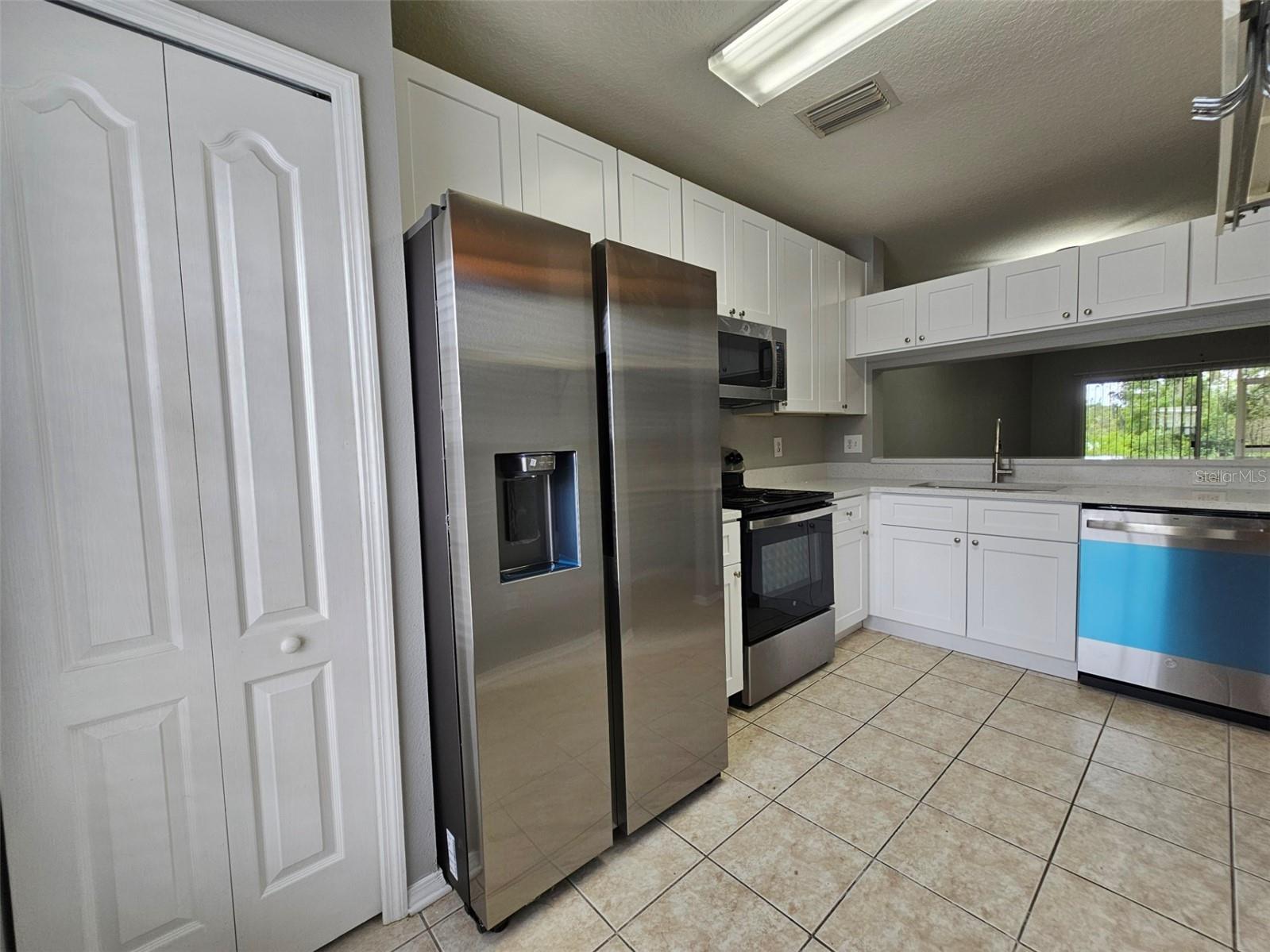 REGENCY KEY TOWNHOMES - Residential Lease
