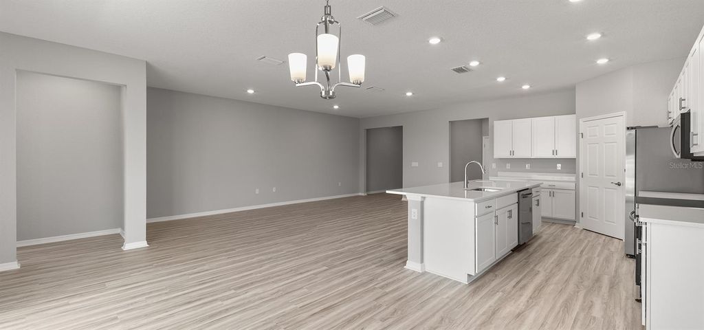 Photo of 7658 SE 113th Place, Belleview, FL 34420 (MLS # L4962042)