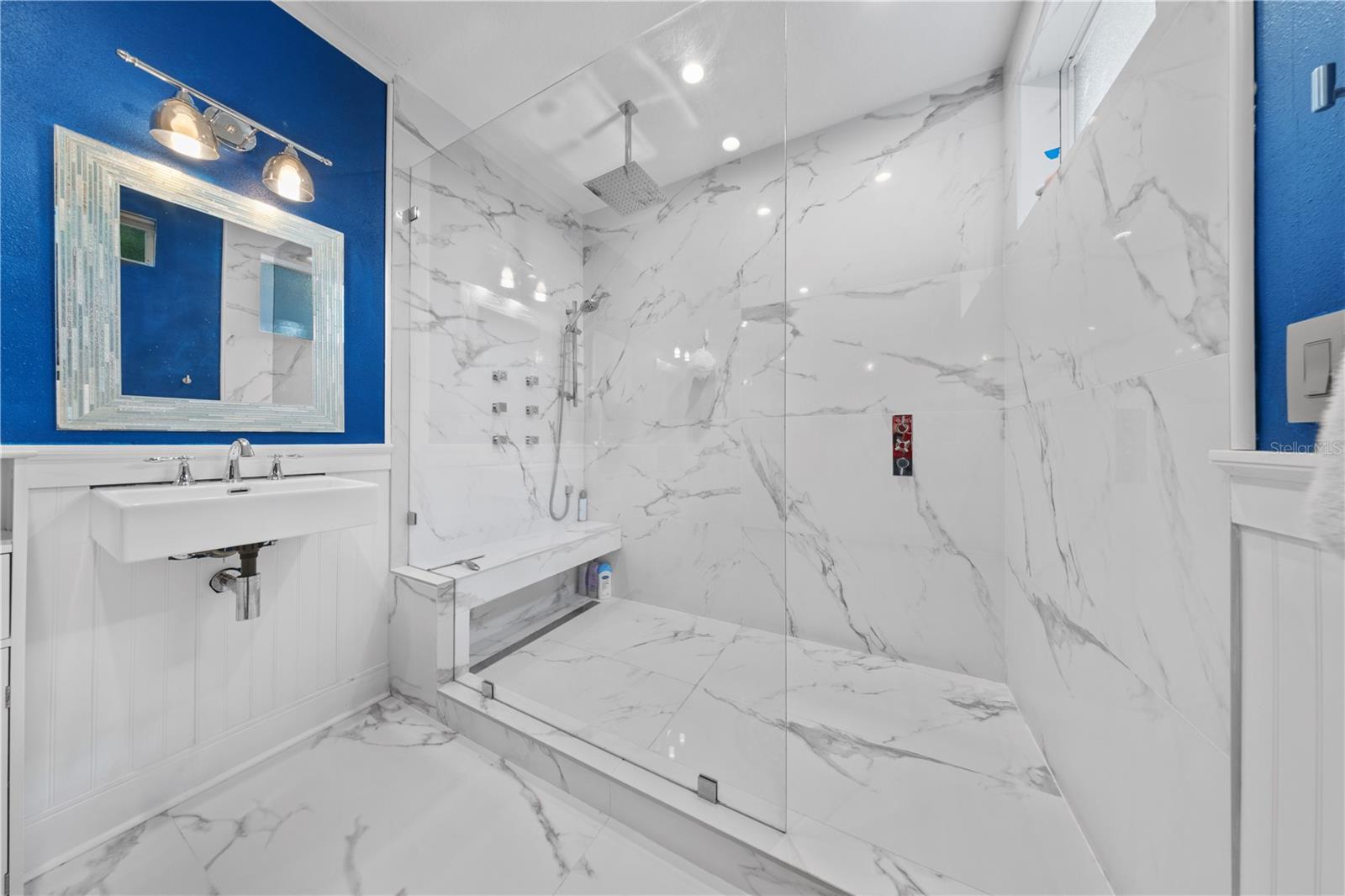 LOST CREEK - Residential