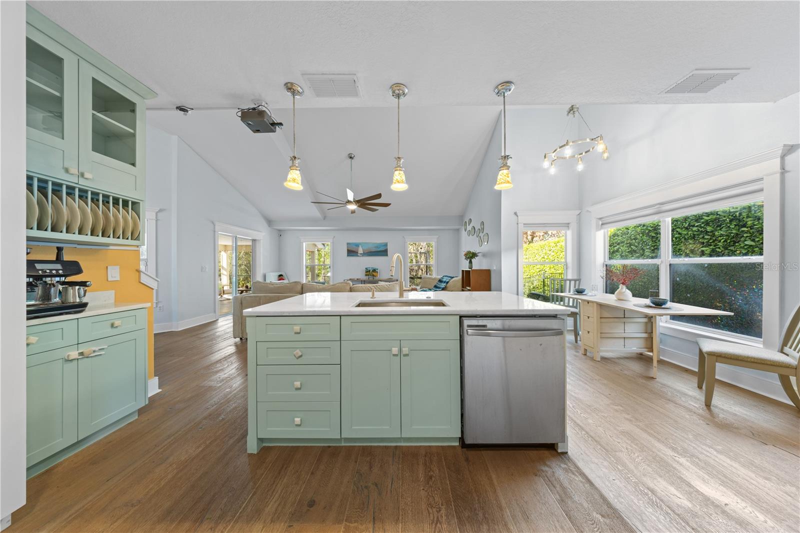 LOST CREEK - Residential