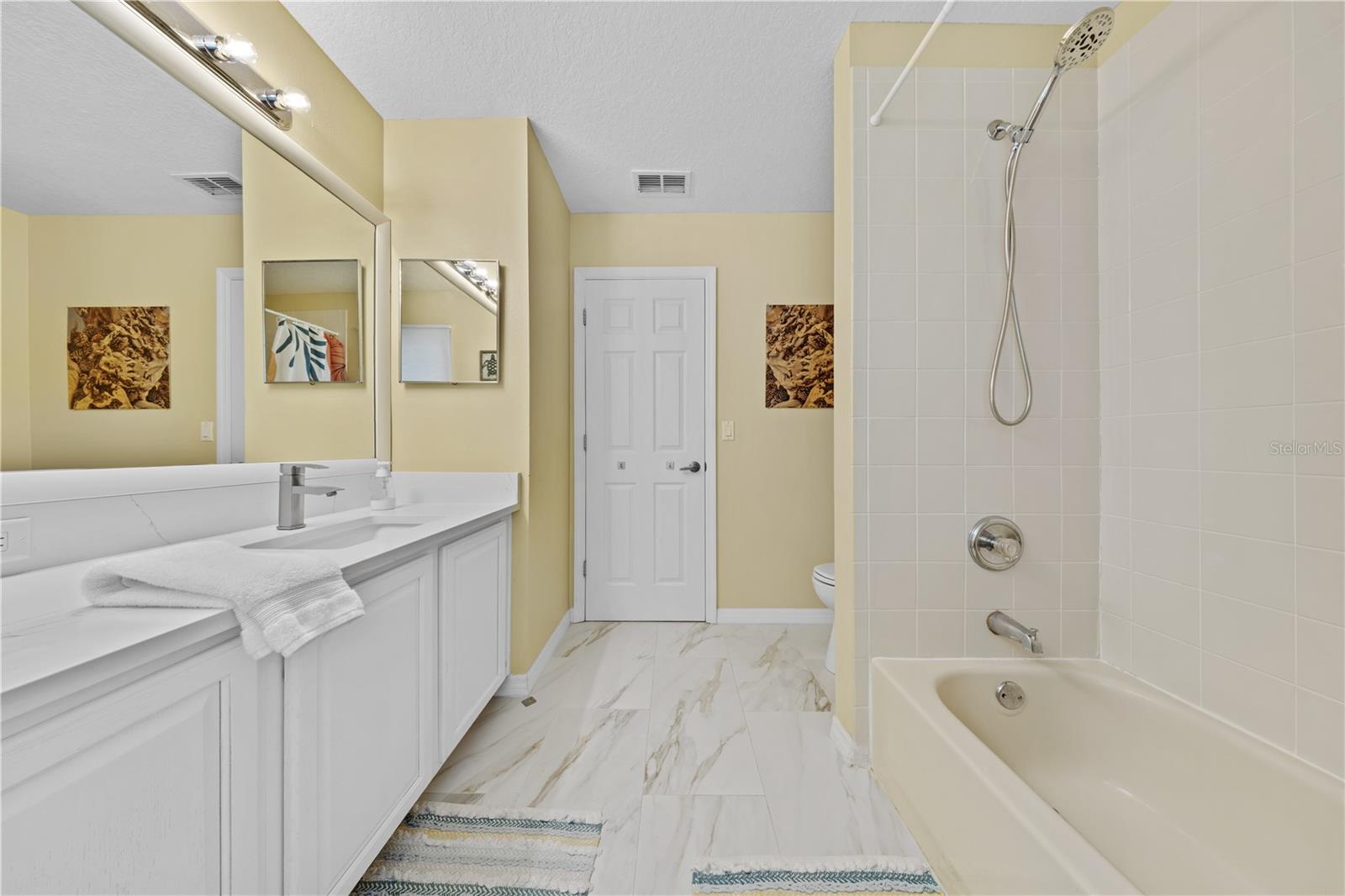 LOST CREEK - Residential