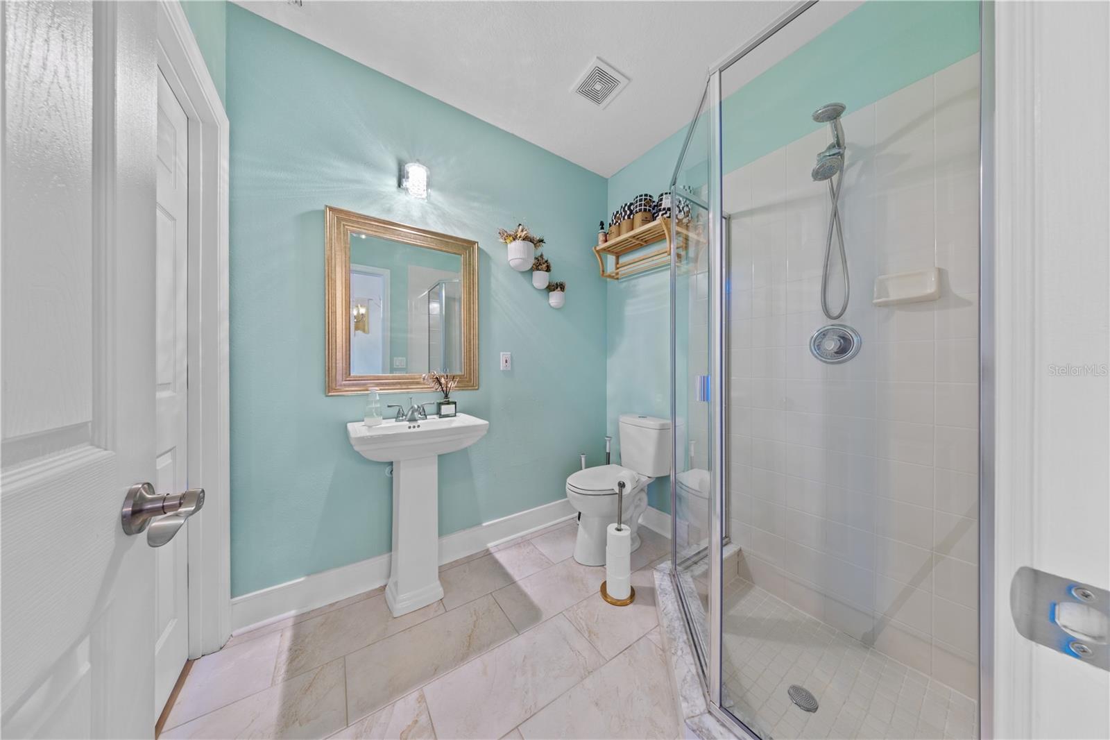 LOST CREEK - Residential