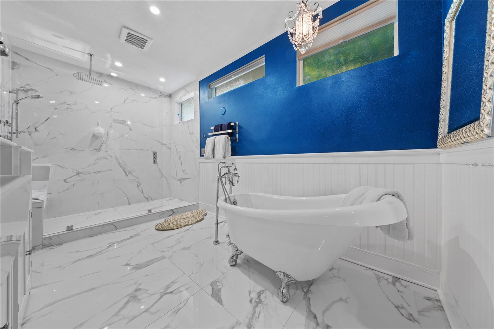 LOST CREEK - Residential