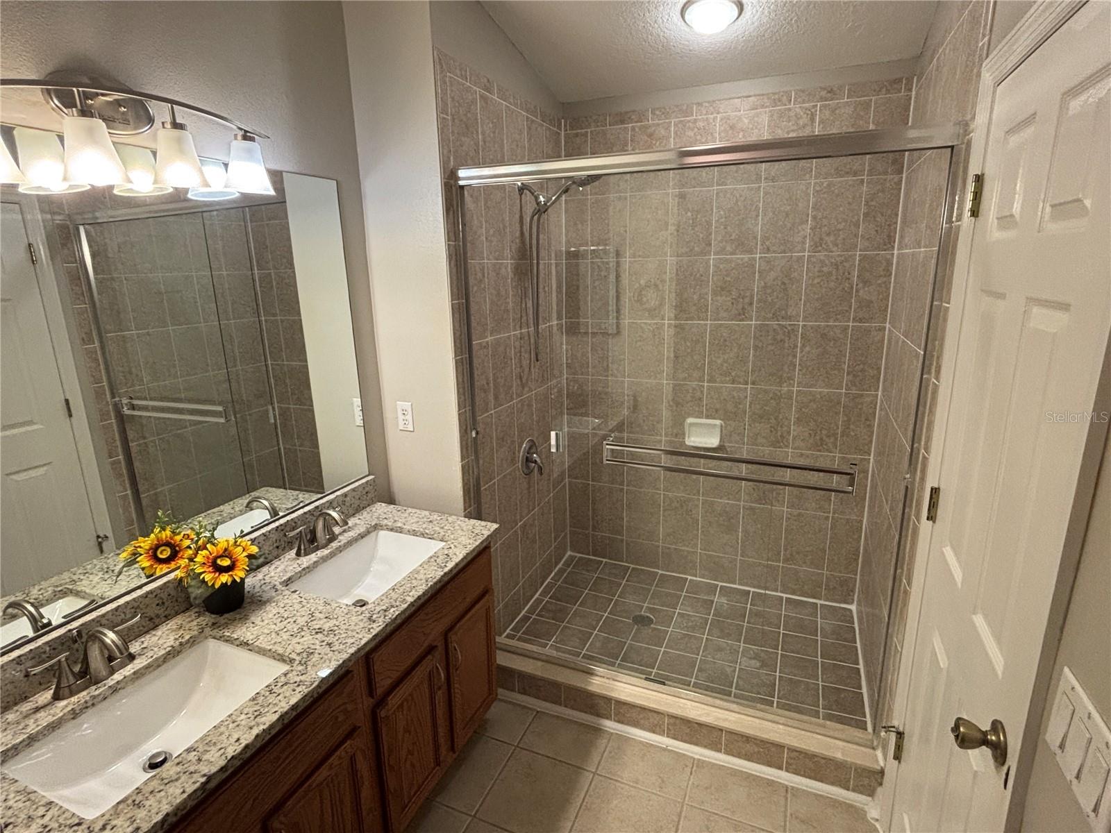 LAKES/WINDERMERE-LK REAMS TWNH - Residential