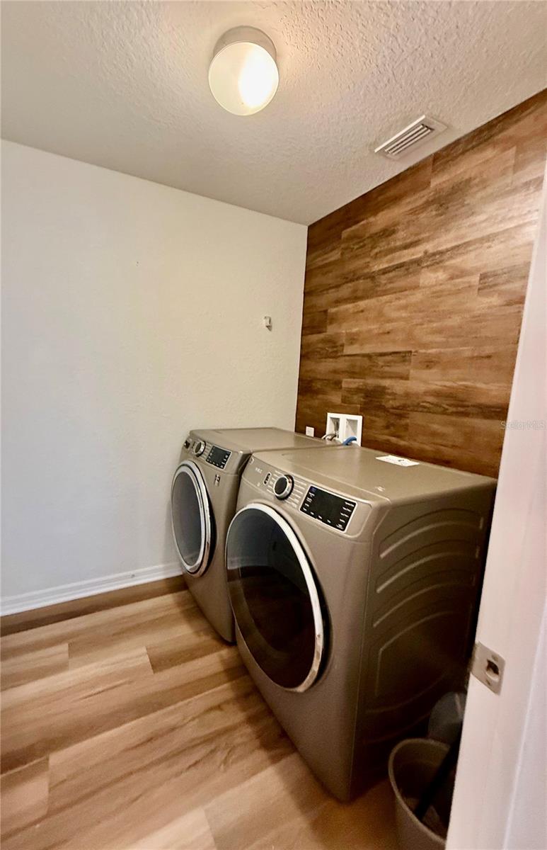 EAGLE CREST - Residential Lease