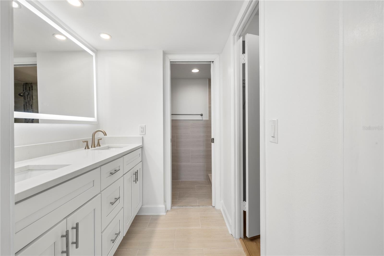 COVE CAY 26-18 VILLAGE I - Residential