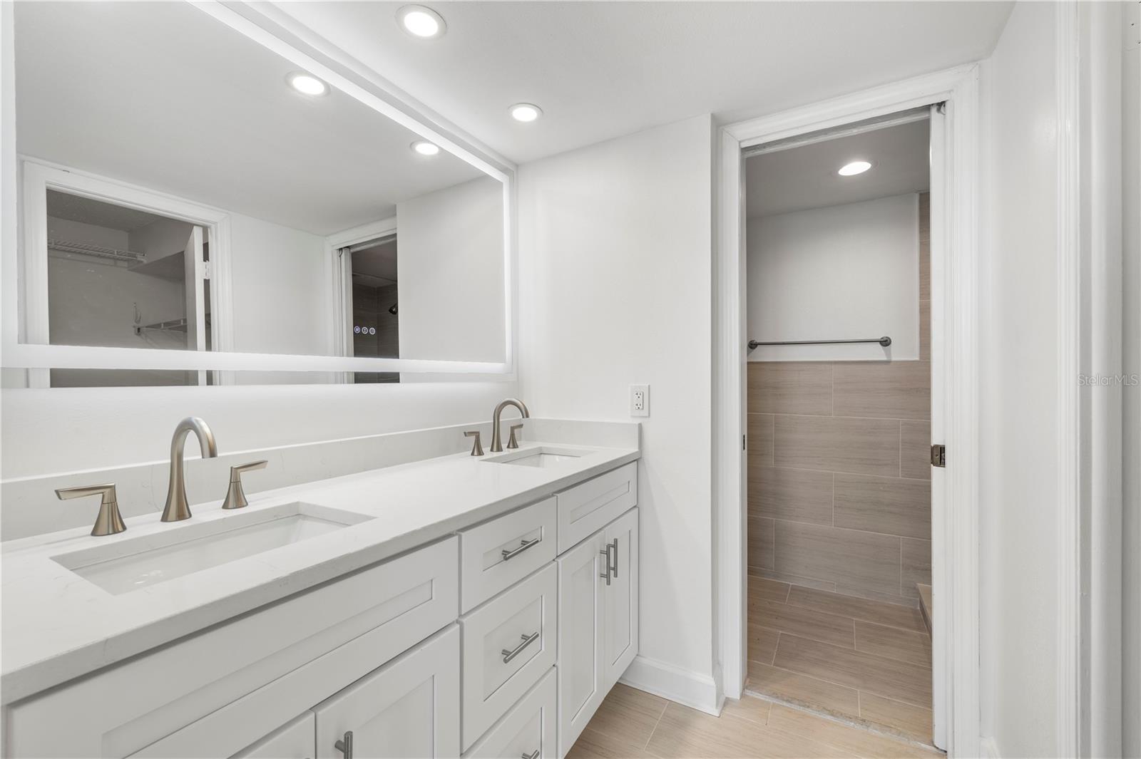 COVE CAY 26-18 VILLAGE I - Residential